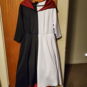 Torrid Disney Villains Cruella Hooded Dress, 1X/14-16, NWT